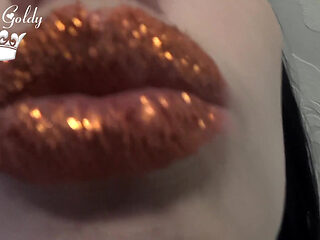 Golden lip seduction