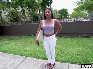 Sommer Isabella, Mr. Pete Dating Advice On The Bus / 29.8.2018