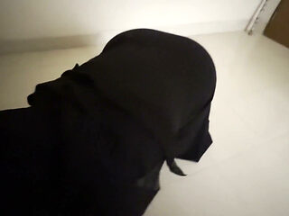 Fucking a Beautiful Maid in Saudi Arabia, When Her Head Gets Stuck