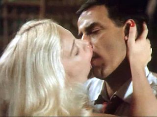 Moana Pozzi fucks in Italian porn .Provocazione.