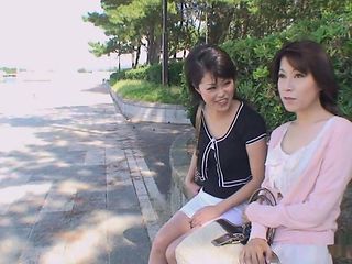 Trio con milfs japonesas parte 1