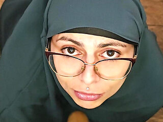 POV Sucking BBC Dildo Mia Niqab