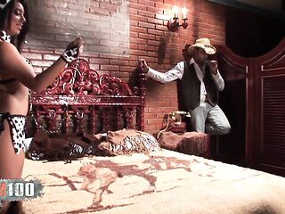 Dazzling hoochie's mmm100 scene