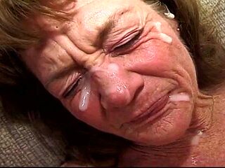 Stunner lady at hairy pussy smut