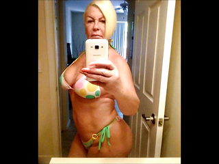 CHARMING WOMEN 12 (selfies 2)