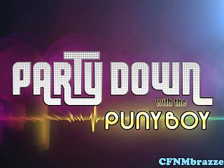 Femdoms cockriding before sucking in threeway