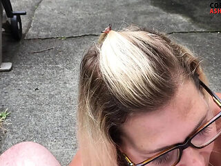 Amateur Blonde MILF Ashley Mason Gets Live Outdoor Facial Cumshot