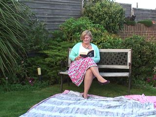 Backyard pounding experience for the short-haired housewife