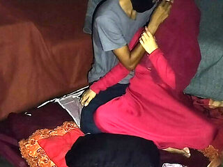 Indian College Girl First Time Sex - Cheating on Family with New BF - Kalachan69