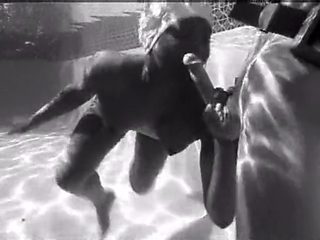 Under Water sex Retro