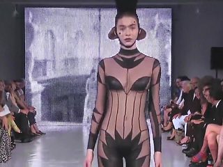 Fashionshow Nude Show HOGG