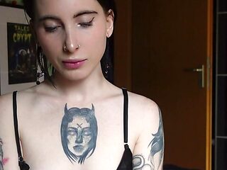 You're my slave bye Lou Nesbit, Lia Louise