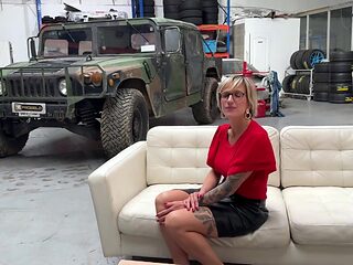 Betty, 46, loves the double at sea! - Jacquie et Michel TV