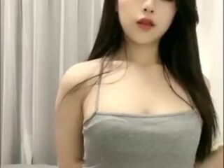 Domestic Pure Celery Celery Gao Yan Black silk goddess anchor perfectly shows the top -level figure anchor