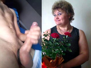 Big young dick pays tribute mature mom