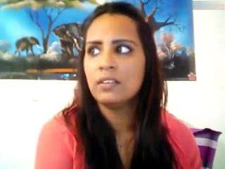 Desi Horny Aunty smoking n showing everythng