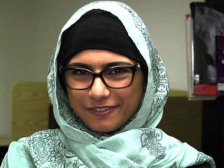 Arab slut rides on top of a 10-pounder