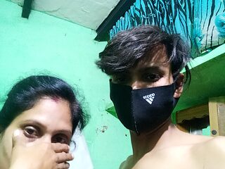 Indian sexy very cute sexy housewife and husband sex enjoy very good sexy Indian lady