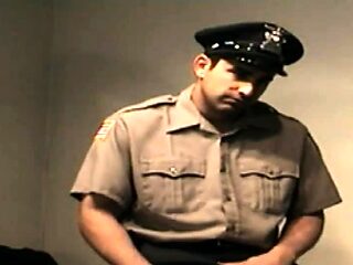 Str8 police officer sucked by gaydaddy