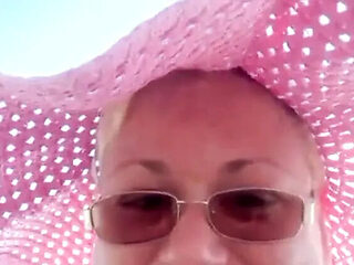 Putarankahotmilf Naked Beach Webcam - Peeing Outdoor & Golden Shower Close-Up