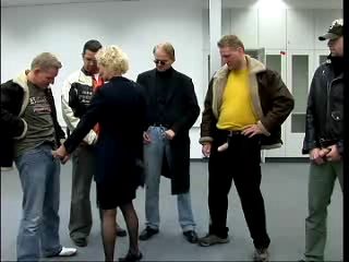 Mature Woman 's first Gangbang 1...F70