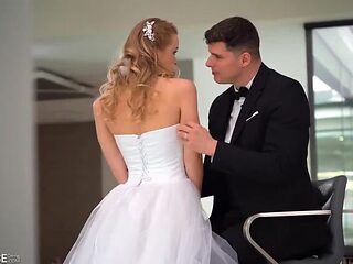 Innocent Blonde's First Time: Big Cock & Cumshot