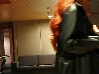 Solo, Real Hotel Hallway Fingering Challenge