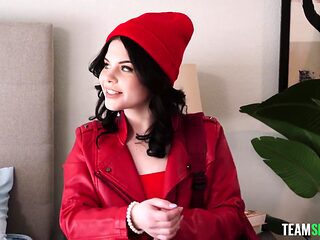 My First: Monster Bbc Barely Fits In Lolas Tight Hole - Lola Valentine