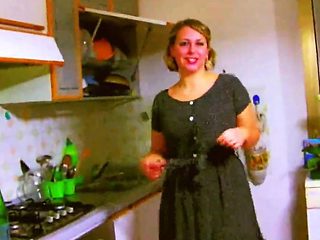 Retro Italian Housewife Kitchen Blowjob