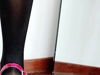 Which Heels Look Best? Black Nylon