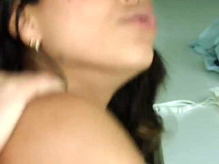 Mia's Shortz: Boss Fucks Latina During Sollicitation Jobinterview