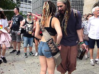 Czech amateur fucks on the bench outdoor in public park