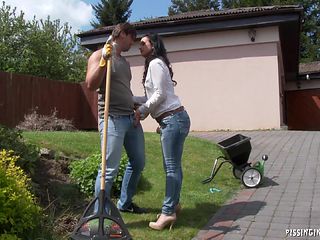 hot wife sucks my dick in the front yard