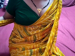Landlord Aunty seduced a college boy to satisfy her desires