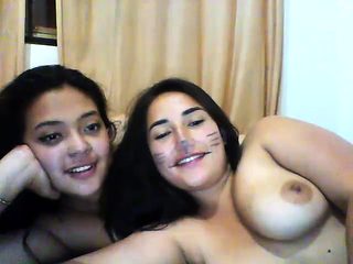 Cam Amateur Lesbian Fisting On Webcam