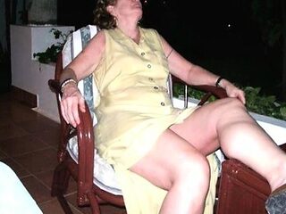 ILOVEGRANNY MILFs spread their pussies