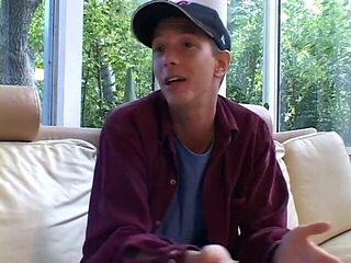 Horny blonde in pink panties gets pussy sucked on couch