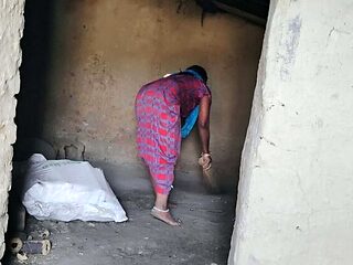 Bhojpuri Bhabhi Fucked Hard by Old Man in Night - Desi Mature Sex