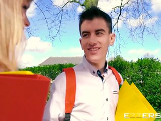 Jenny Diamond In Fast Times On A First Date