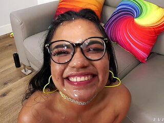 Teen ends marvelous FFM with her mom by taking her first facial