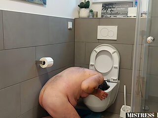 The toilet sponge mouth