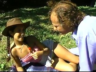 Samira avec 2 vieux cochons