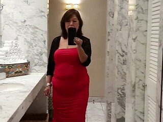 Mature Latinawoman hairy pussy pissing in beautiful bathroom