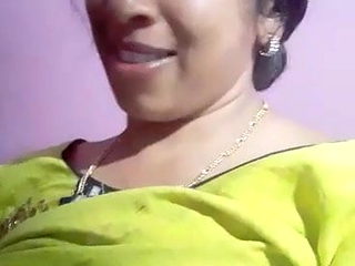 Village Aunty boobshow 