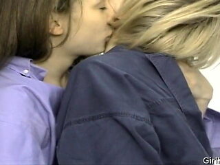 Molly & Jessica in lesbian action 