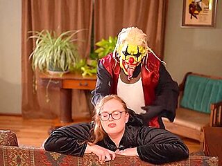 Gibby Le Clown Baise La Salope Bbw Mia Habillee Comme Vos