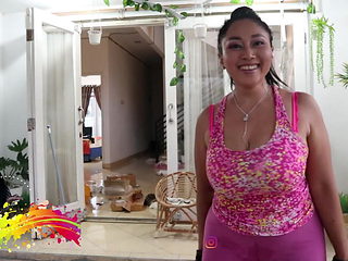 Sarah hot in pink leggings