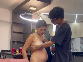 My neighbor is a real whore and she comes to seduce me with her nice butt and wants me to be the horn.