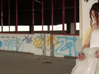 Get Huge Facial from Stranger During My Wedding