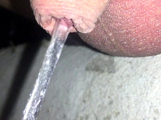Close Up Pee piss 